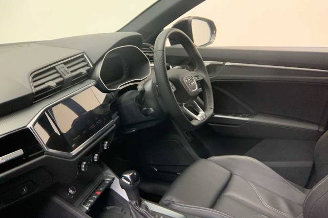 2025 Audi Q3 Sportback 1.5 Black Edition 35 TFSI  150 PS S tronic