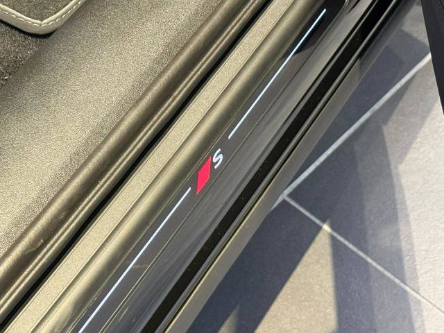 2025 Audi Q5 AUDI Q5 SUV Edition 1 TDI quattro 204 PS S tronic