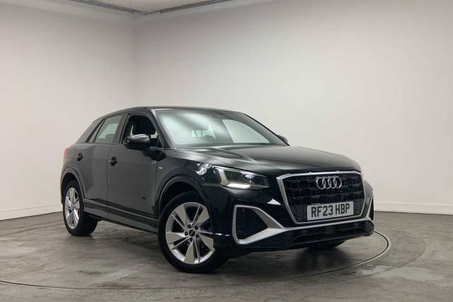 Audi Q2 1.5 S line 35 TFSI  150 PS S tronic 4x4 vehicle Petrol Mythos black, metallic