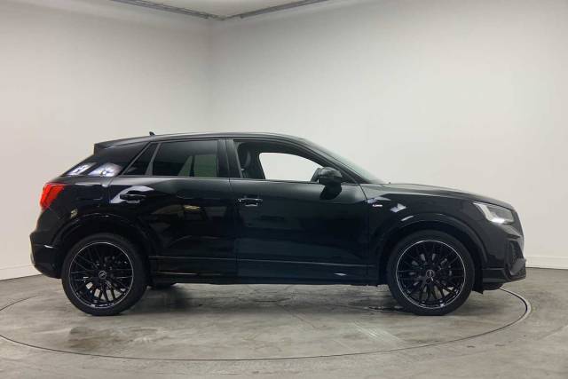2025 Audi Q2 1.5 Black Edition 35 TFSI  150 PS 6-speed