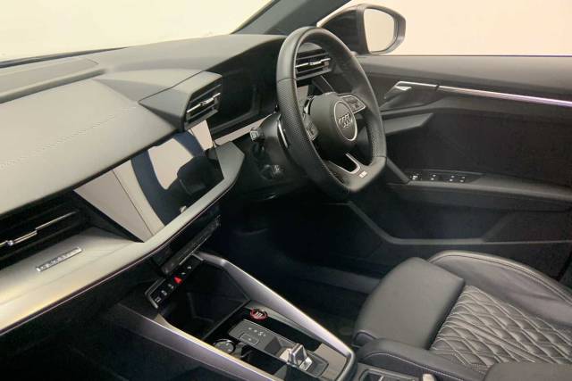 2024 Audi S3 Sportback 2.0 Black Edition TFSI  310 PS S tronic