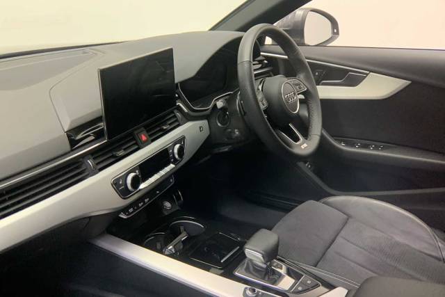 2023 Audi A4 Saloon 2.0 S line 35 TFSI  150 PS S tronic