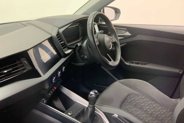 2019 Audi A1 Sportback 1.0 Sport 30 TFSI  116 PS 6-speed