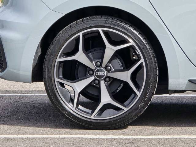 2025 Audi A1 Sportback 1.0 Black Edition 25 TFSI  95 PS S tronic