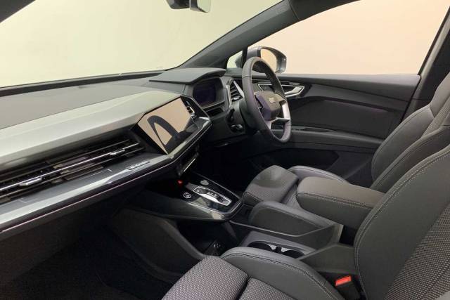 2023 Audi Q4 e-tron Q4  S line 50 e-tron quattro 220,00 kW