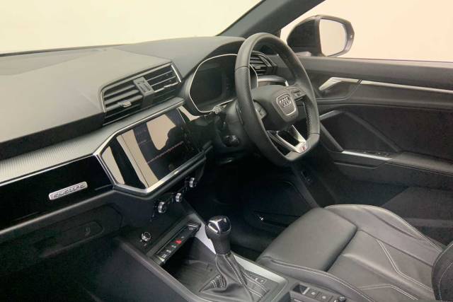 2025 Audi Q3 2.0 Black Edition 40 TFSI quattro 190 PS S tronic