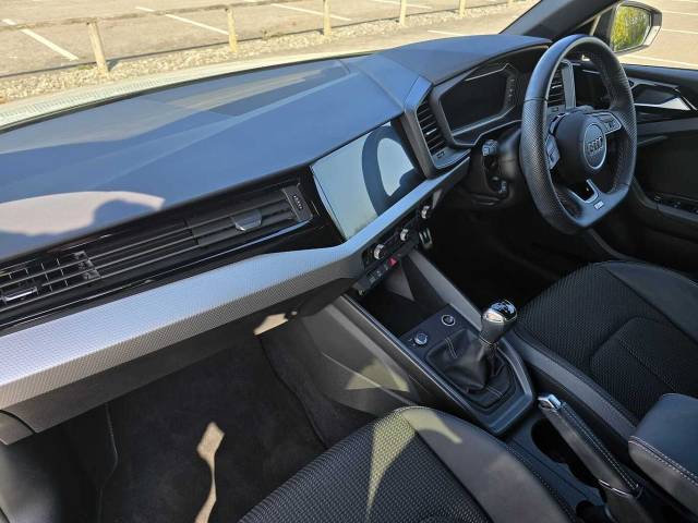 2024 Audi A1 Sportback 1.0 Black Edition 30 TFSI  110 PS 6-speed