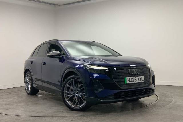 Audi Q4 e-tron Q4  Black Edition 45 e-tron quattro 210,00 kW 4x4 vehicle Electric Navarra blue, metallic