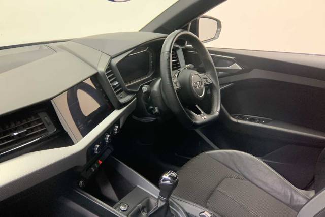 2022 Audi A1 Sportback 1.0 Black Edition 25 TFSI  95 PS 5-speed