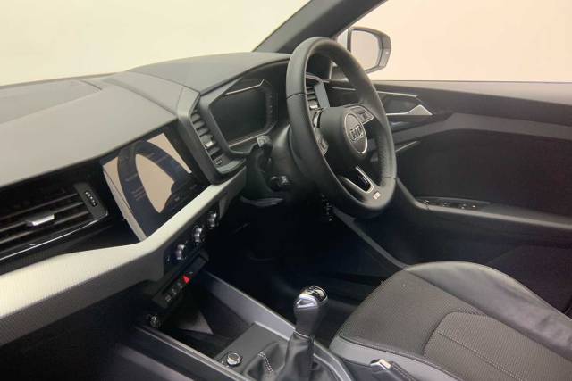2024 Audi A1 Sportback 1.0 S line 30 TFSI  116 PS 6-speed