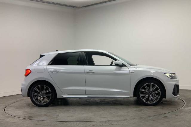 2024 Audi A1 Sportback 1.0 S line 30 TFSI  116 PS 6-speed