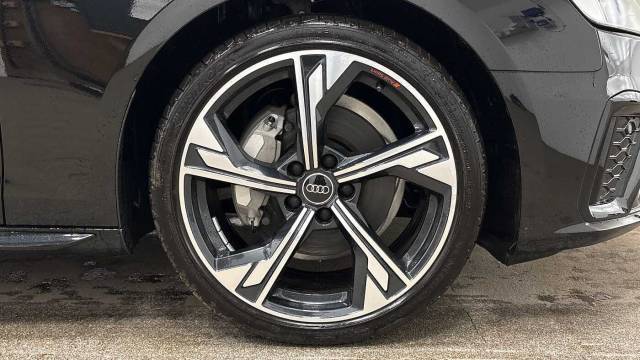 2024 Audi A4 Avant 2.0 Avant Black Edition 40 TFSI  204 PS S tronic