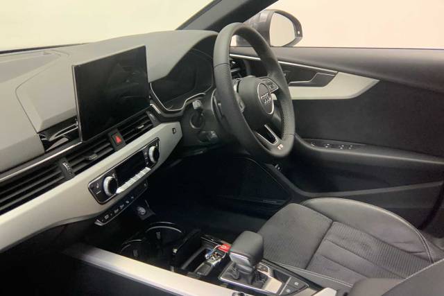 2024 Audi A4 Avant 2.0 Avant S line 40 TFSI  204 PS S tronic