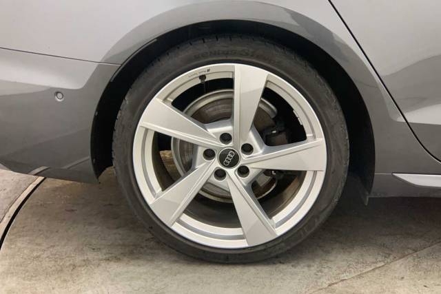 2024 Audi A4 Avant 2.0 Avant S line 40 TFSI  204 PS S tronic