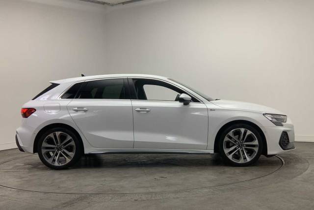2025 Audi A3 Sportback 1.5 S line 30 TFSI  116 PS 6-speed