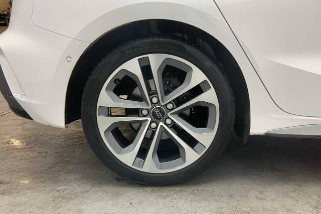 2025 Audi A3 Sportback 1.5 S line 30 TFSI  116 PS 6-speed