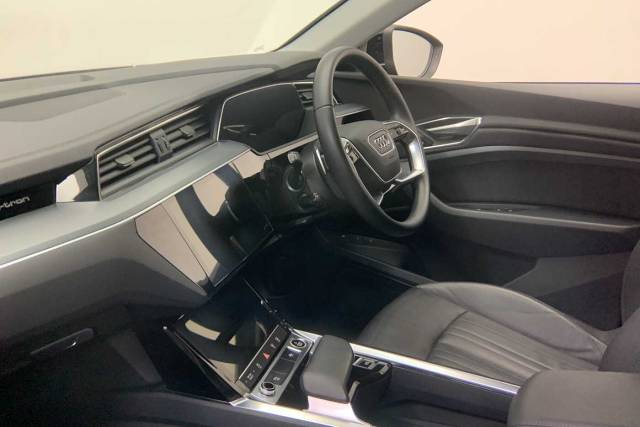 2022 Audi e-tron Sportback Sportback Technik 50 quattro 230,00 kW