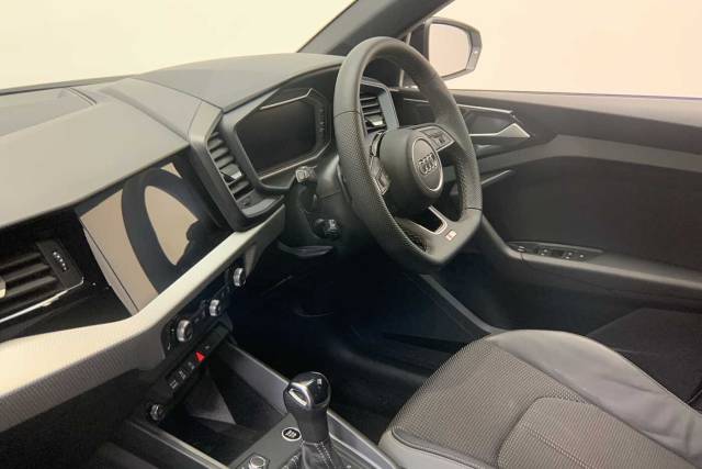 2025 Audi A1 Sportback 1.5 Black Edition 35 TFSI  150 PS S tronic