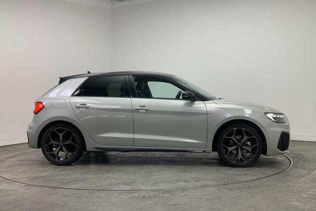 2025 Audi A1 Sportback 1.5 Black Edition 35 TFSI  150 PS S tronic