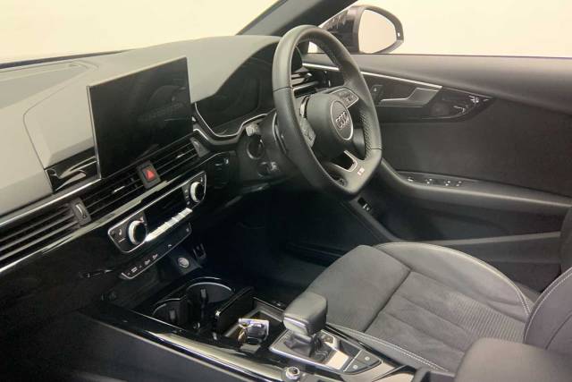 2023 Audi A4 Saloon 2.0 Black Edition 35 TFSI  150 PS S tronic