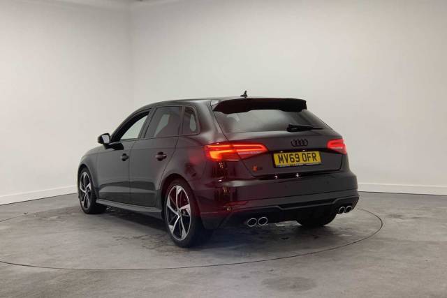2019 Audi S3 Sportback 2.0 Black Edition TFSI  300 PS S tronic