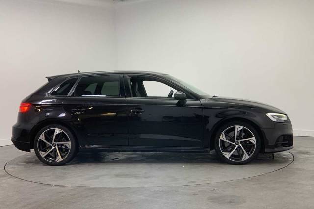 2019 Audi S3 Sportback 2.0 Black Edition TFSI  300 PS S tronic
