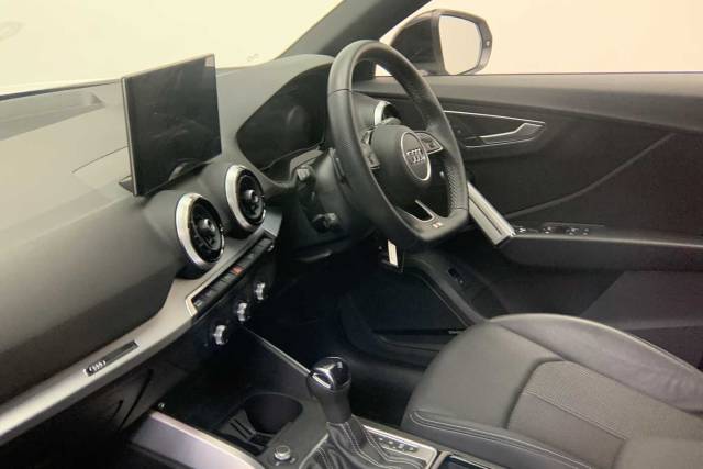 2024 Audi Q2 1.5 Black Edition 35 TFSI  150 PS S tronic