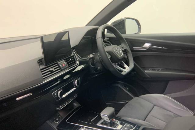 2024 Audi Q5 Sportback 2.0 Black Edition 45 TFSI quattro 265 PS S tronic