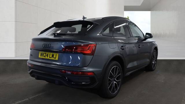 2024 Audi Q5 Sportback TFSI e 2.0 Black Edition 50 TFSI e quattro 299 PS S tronic