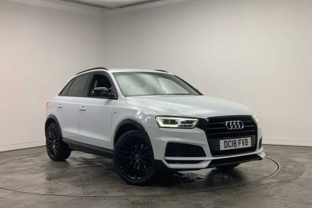 Audi Q3 Black Edition 1.4 TFSI cylinder on demand  150 PS S tronic 4x4 vehicle Petrol Glacier White Metallic