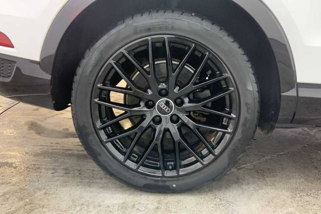 2018 Audi Q3 Black Edition 1.4 TFSI cylinder on demand  150 PS S tronic