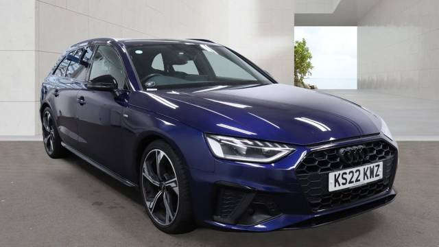 Audi A4 Avant 2.0 Avant Black Edition 35 TFSI  150 PS S tronic Estate Petrol Navarra Blue Metallic