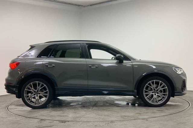 2024 Audi Q3 2.0 Black Edition 40 TDI quattro 193 PS S tronic