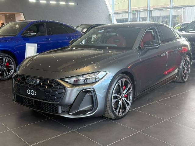 Audi S5 Saloon 3.0 AUDI S5 Saloon Black Edition TFSI 367 PS S tronic Saloon Petrol Daytona grey, pearl effect