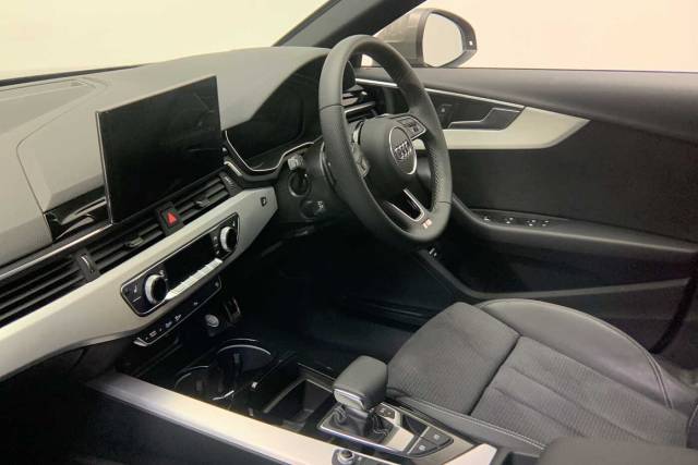 2024 Audi A4 Avant 2.0 Avant S line 40 TFSI  204 PS S tronic