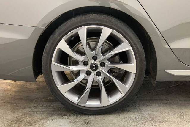 2024 Audi A4 Avant 2.0 Avant S line 40 TFSI  204 PS S tronic