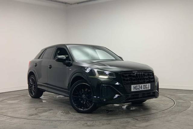 Audi Q2 1.5 Black Edition 35 TFSI  150 PS S tronic 4x4 vehicle Petrol Mythos Black Metallic