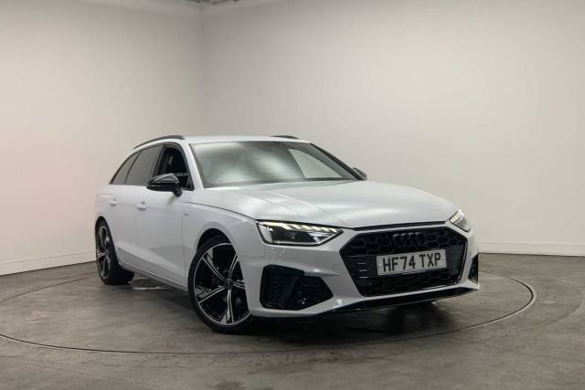 Audi A4 Avant 2.0 Avant Black Edition 35 TFSI  150 PS S tronic Estate Petrol Glacier White Metallic