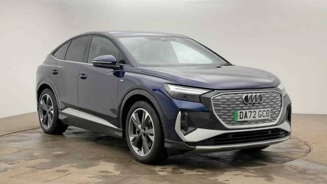 Audi Q4 Sportback e-tron Q4 Sportback S line 50 e-tron quattro 220,00 kW 4x4 vehicle Electric Navarra blue, metallic