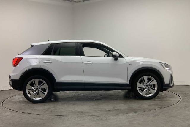 2024 Audi Q2 1.0 S line 30 TFSI  116 PS 6-speed