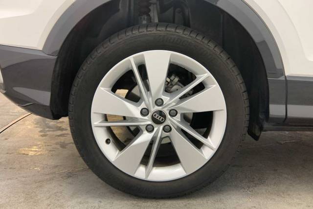 2024 Audi Q2 1.0 S line 30 TFSI  116 PS 6-speed