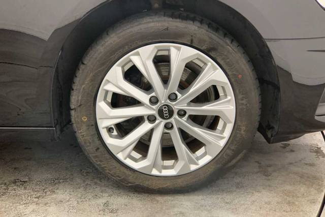 2022 Audi A4 Saloon 2.0 Technik 35 TFSI  150 PS S tronic