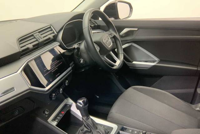 2022 Audi Q3 1.5 Technik 35 TFSI  150 PS S tronic