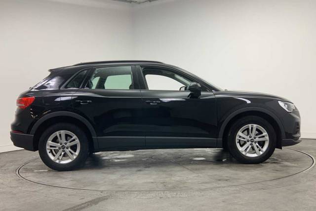 2022 Audi Q3 1.5 Technik 35 TFSI  150 PS S tronic