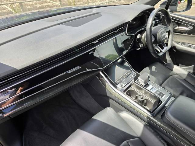 2022 Audi Q7 3.0 Black Edition 50 TDI quattro 286 PS tiptronic