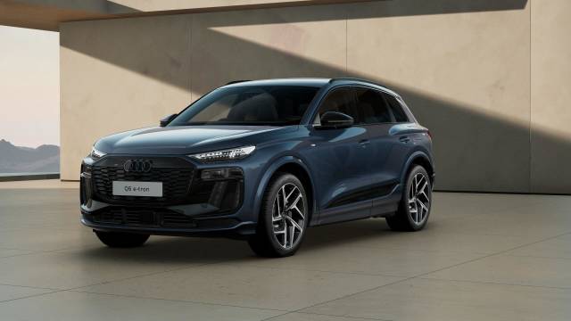 Audi Q6 e-tron AUDI Q6 SUV Black Edition e-tron quattro 315,00 kW SUV Electric Plasma blue, metallic