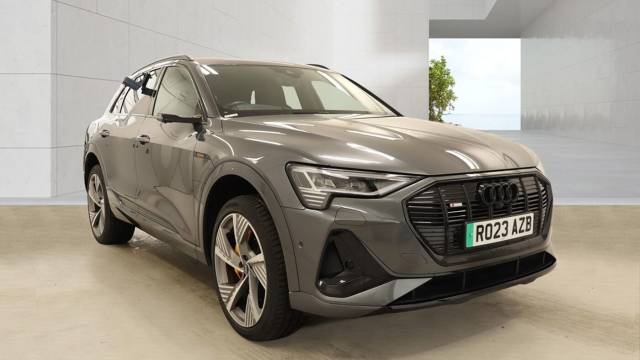 Audi E-tron Vorsprung 55 quattro 300,00 kW 4x4 vehicle Electric Daytona grey, pearl effect