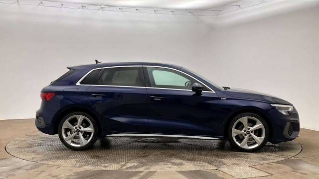 2023 Audi A3 Sportback 1.5 S line 35 TFSI  150 PS S tronic