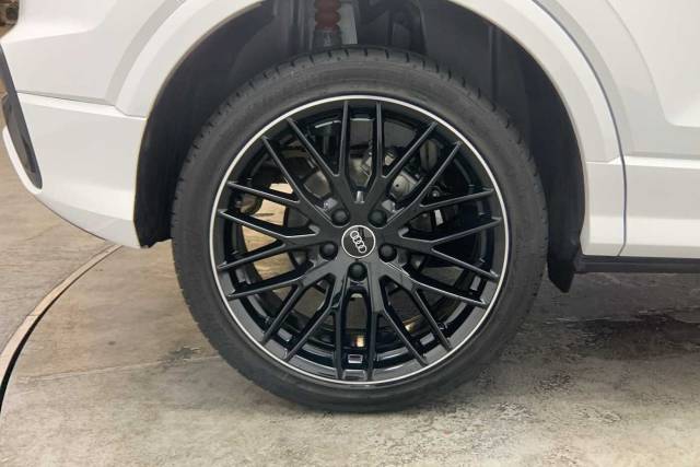 2025 Audi Q2 1.0 Black Edition 30 TFSI  116 PS 6-speed