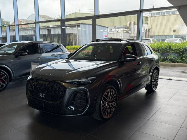 Audi SQ5 3.0 AUDI SQ5 SUV S Edition 1 TFSI 367 PS S tronic SUV Petrol Daytona grey, pearl effect